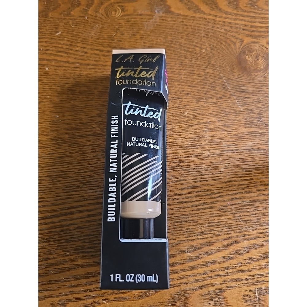 L.A. Girl Tinted Foundation Porcelain GLM752โ